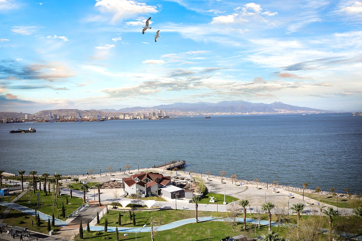 Bayraklı ile Geleceğe